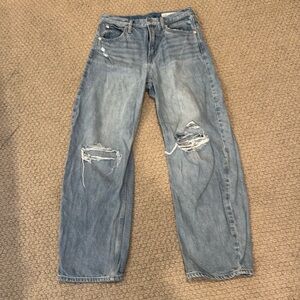 Gap Barrel Leg Jeans. Size27.